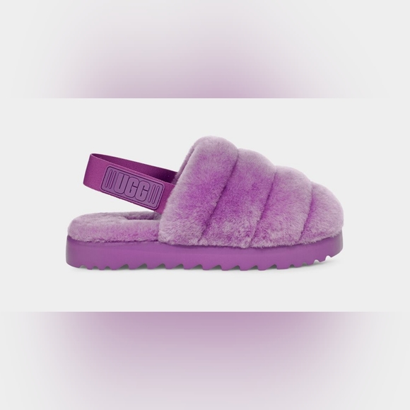 UGG Shoes - UGG Super Fluff Slipper (Size 7)